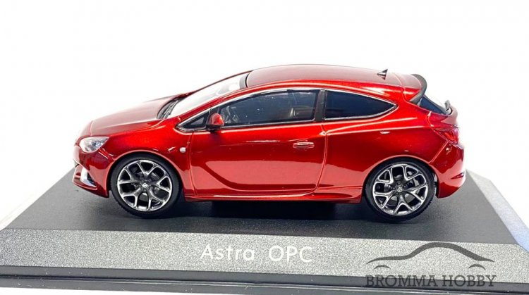 Opel Astra GTC OPC (2012) - Click Image to Close