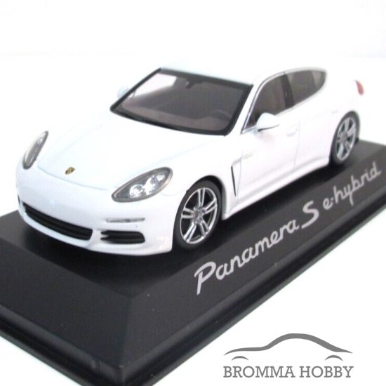 Porsche Panamera S e-Hybrid (2013) - Klicka på bilden för att stänga